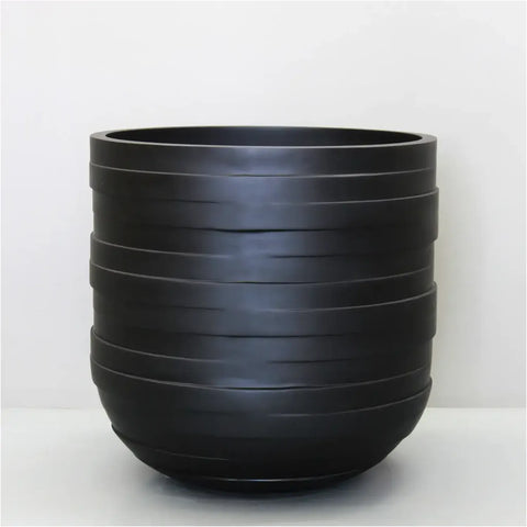 Sierra Lightweight Circulum Pot Planter Medium Black